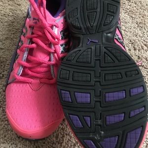 Puma Shoes - Ladies running shoes ( puma) Puma Shoes - Ladies running shoes ( puma)